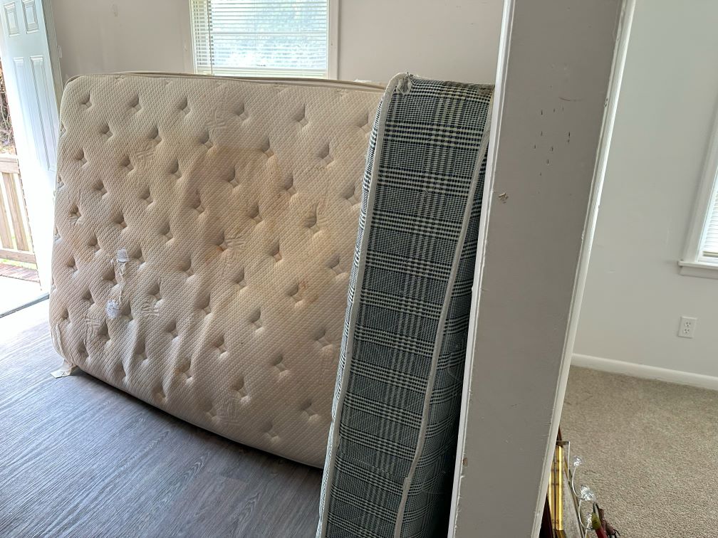 mattress removal - before4
